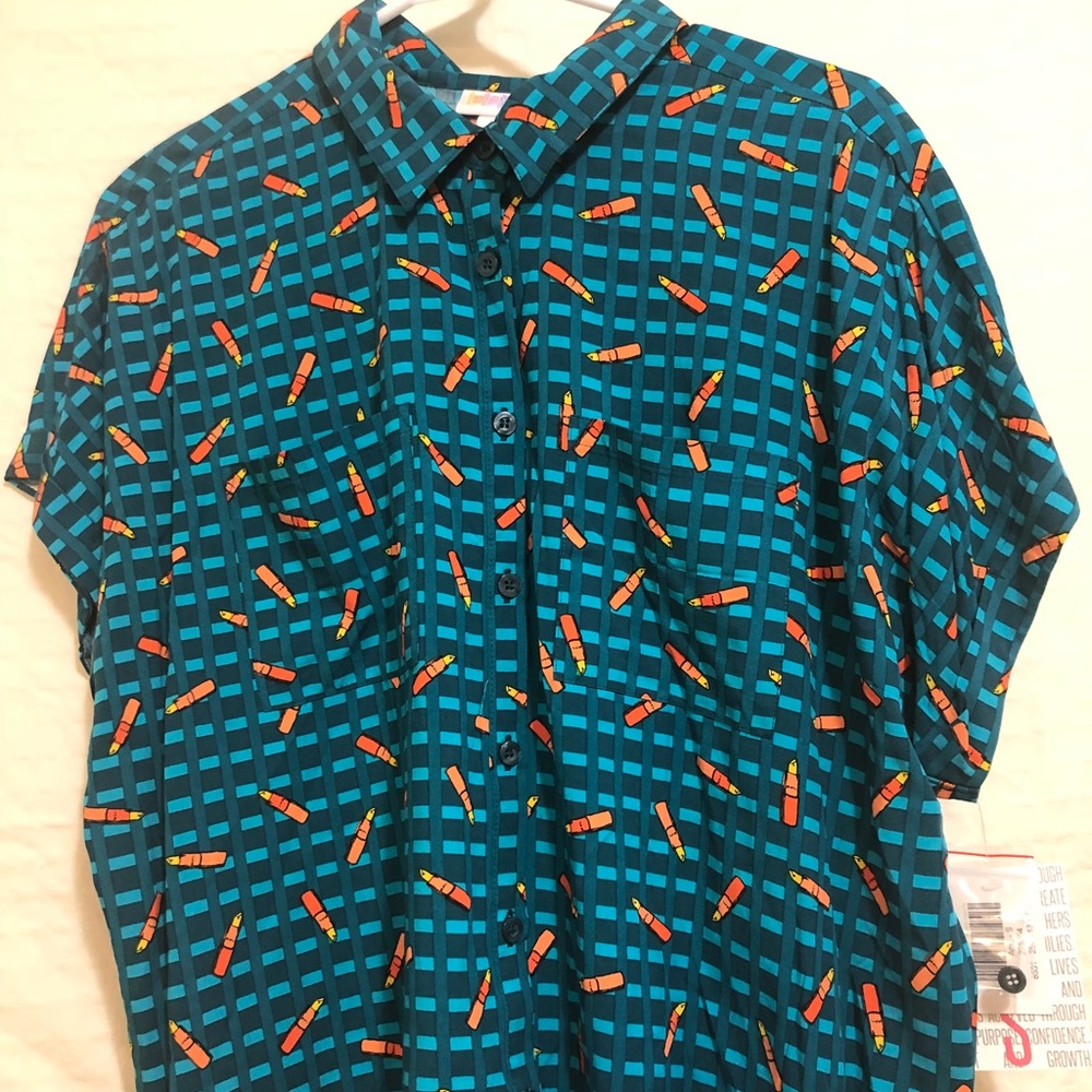 Tops - Picture 2 of 5